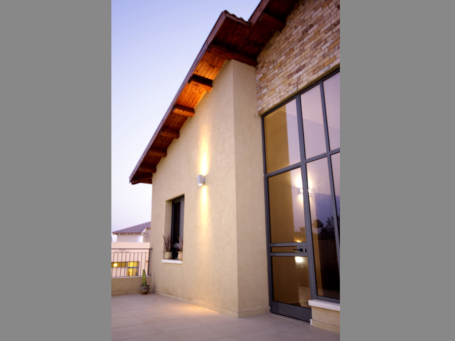 מרפסת תחתונה