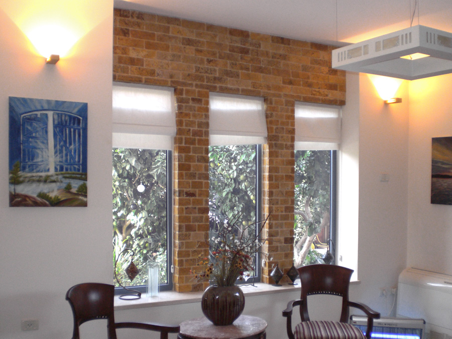 חיפוי אבן בפינת האוכל