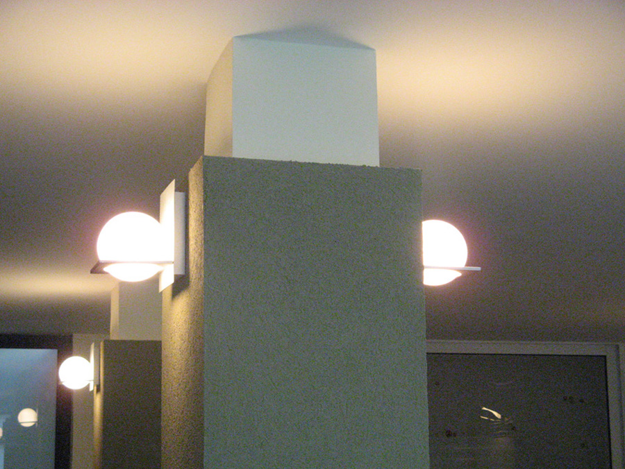 עמוד בפינת אוכל